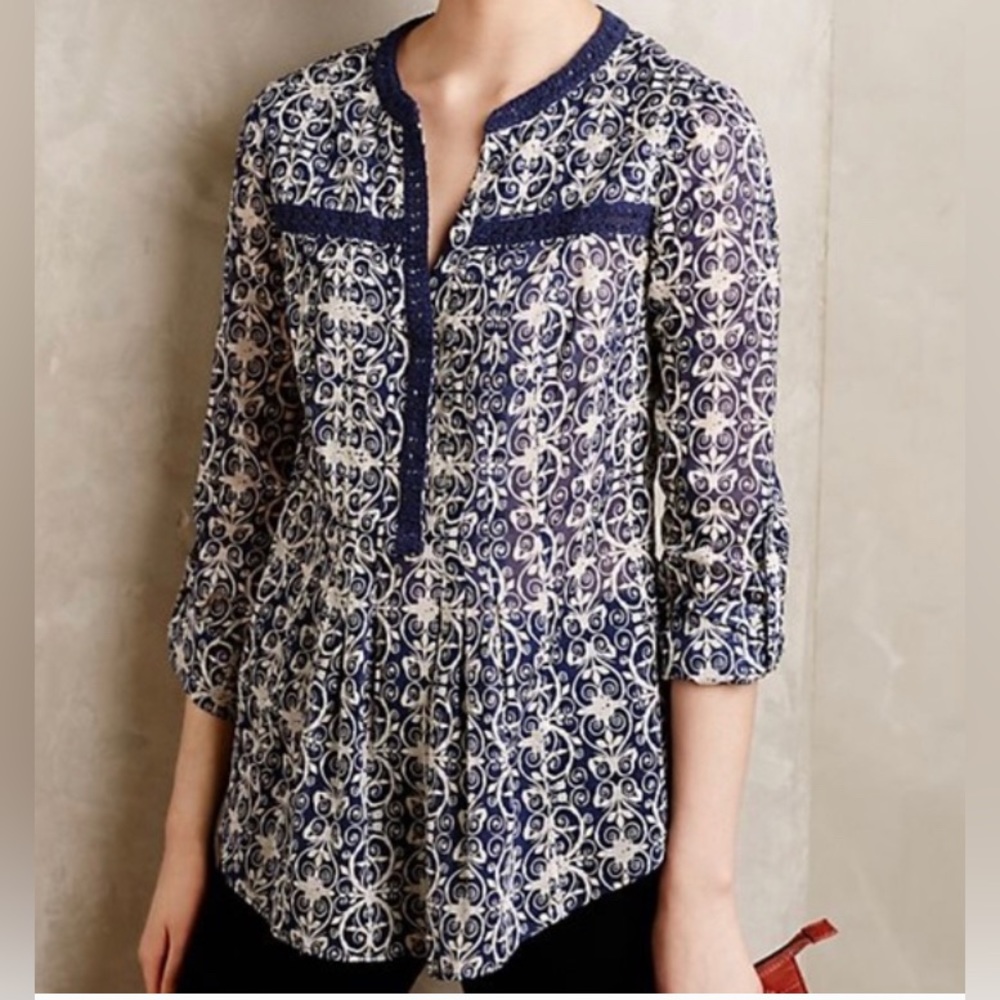 EUC Maeve Abella‎ pintuck blouse size 4